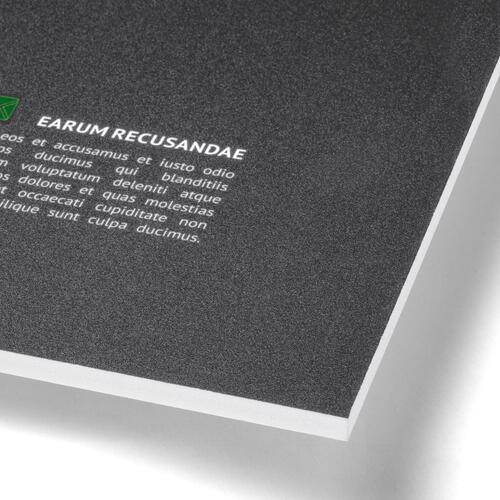 Panneau en mousse souple avec découpe personnalisée.