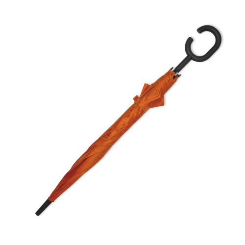 Parapluie orange avec poignée spéciale.