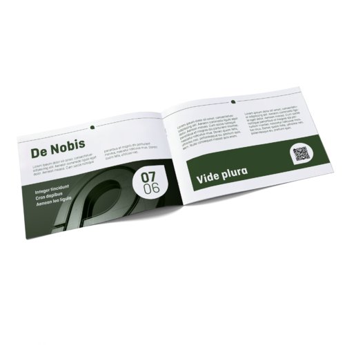 Brochure agrafe  cheval au format paysage.