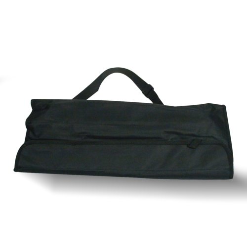 Tablier de barbecue noir en tissu avec tour de cou réglable.