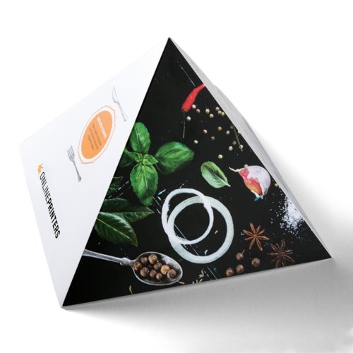 Pyramide en papier  quatre faces.