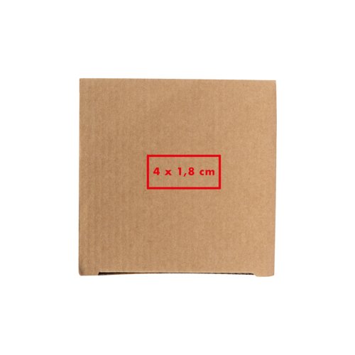 Tirelire en carton avec fente à monnaie.