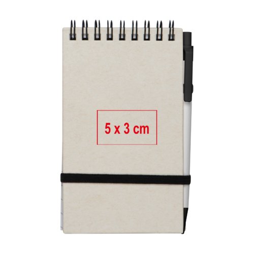 Bloc-notes spirale recyclé en carton clair avec passant pour stylo et élastique.