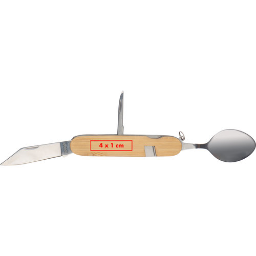 Couverts de camping en bois clair avec couteau, fourchette et cuillère.