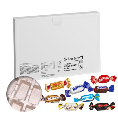 Calendrier de l'Avent blanc en carton avec garniture.