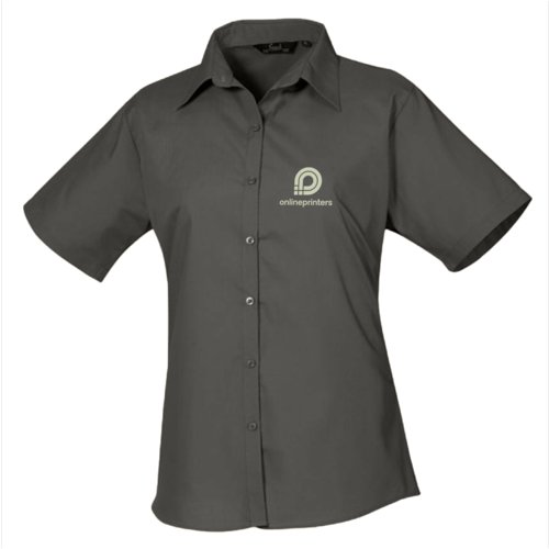 Blouse grise en popeline  manches courtes et patte de boutonnage.