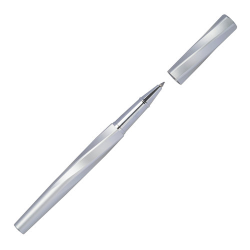 Stylo roller en laiton avec capuchon amovible.