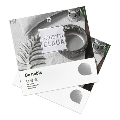 Cartes pliantes en papier au format portrait avec marquage  chaud.
