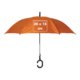 Parapluie orange avec une poignée spéciale.