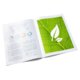 Brochure en papier naturel avec reliure agrafe.