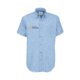 Chemise bleu Oxford en coton-polyester avec manches courtes et patte boutonne.