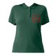 Polo vert en coton pour femme avec courte patte de boutonnage.