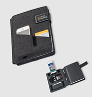 Confrencier avec Power Bank Leno
