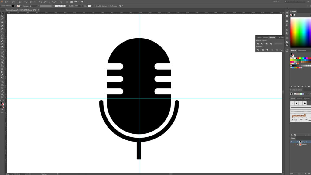 Illustration d'une icône de microphone noire de style vintage sur fond blanc, incarnant des éléments de design classiques, idéale pour la conception de logos. Ce design, avec ses lignes de grille horizontales et son support simple, est présenté dans une interface d'édition numérique avec des outils et des guides visibles.