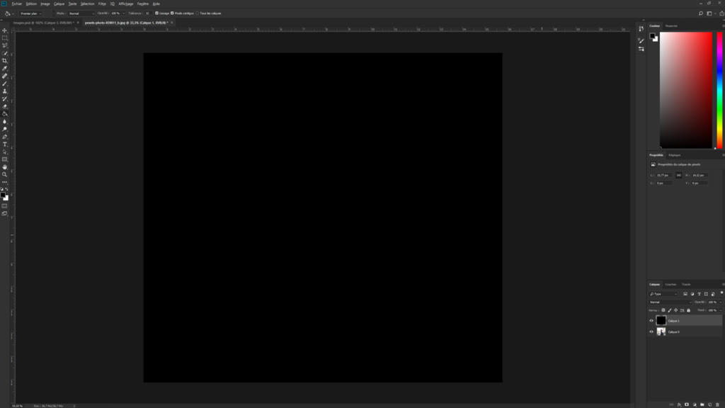 Capture d'écran de l'interface d'Adobe Photoshop avec une zone de travail noire centrée, présentant des outils créatifs. Barres d'outils, options de lensflare et panneaux sont visibles, y compris les échantillons de couleurs à droite. Le menu supérieur affiche les options Fichier, Édition et Image. La règle mesure en pixels pour plus de précision.