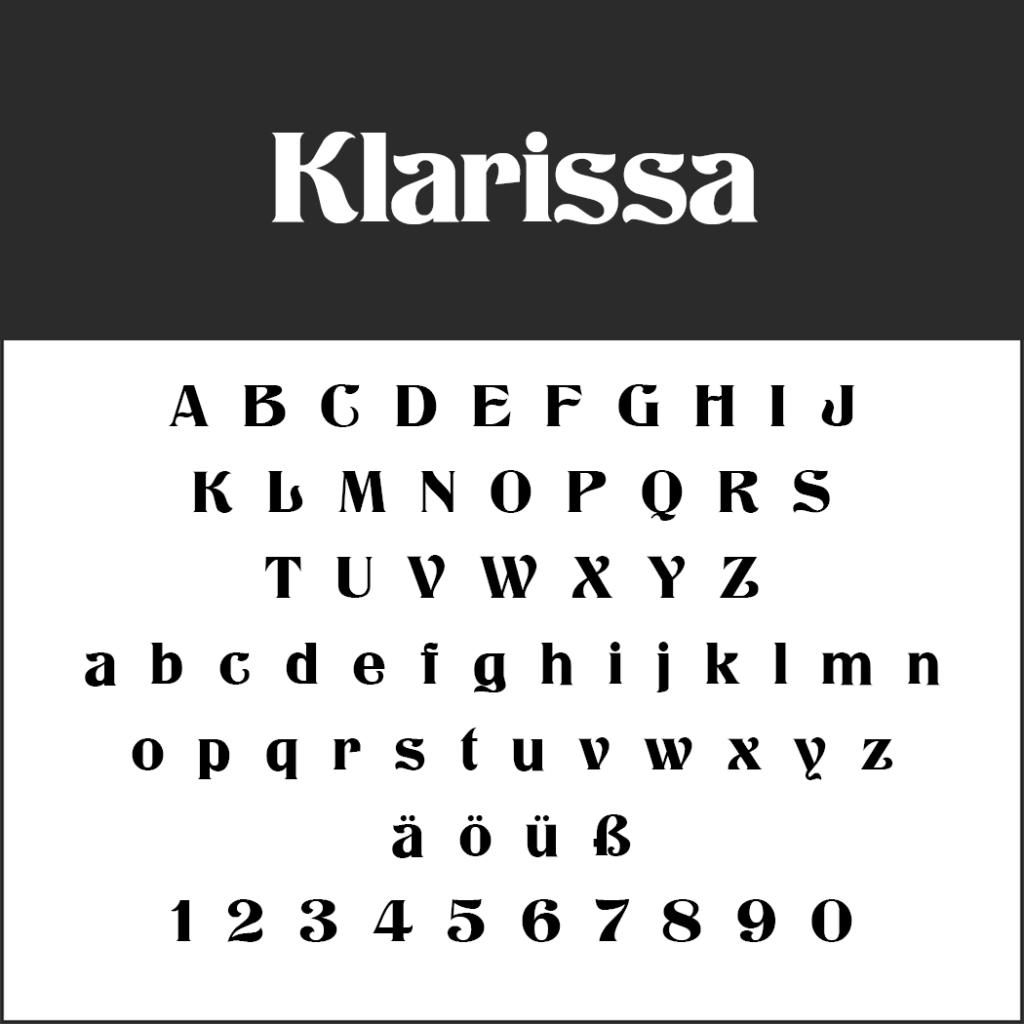 Un exemple de police intitulé Klarissa, idéal pour les menus, affiche les lettres majuscules et minuscules, les caractères spéciaux (ä, ö, ü, ß) et les chiffres de 0 à 9. Le texte est affiché en noir élégant sur un fond blanc éclatant.